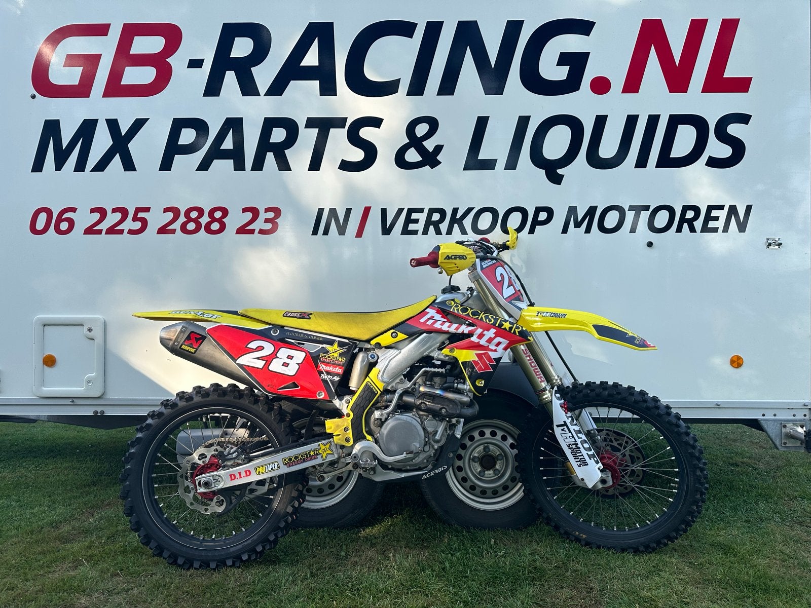 Zeer nette Suzuki RMZ 450 2016 met upgrades, Motoren, Sportuitlaat, Crossmotor, Handgeschakeld, Gebruikt