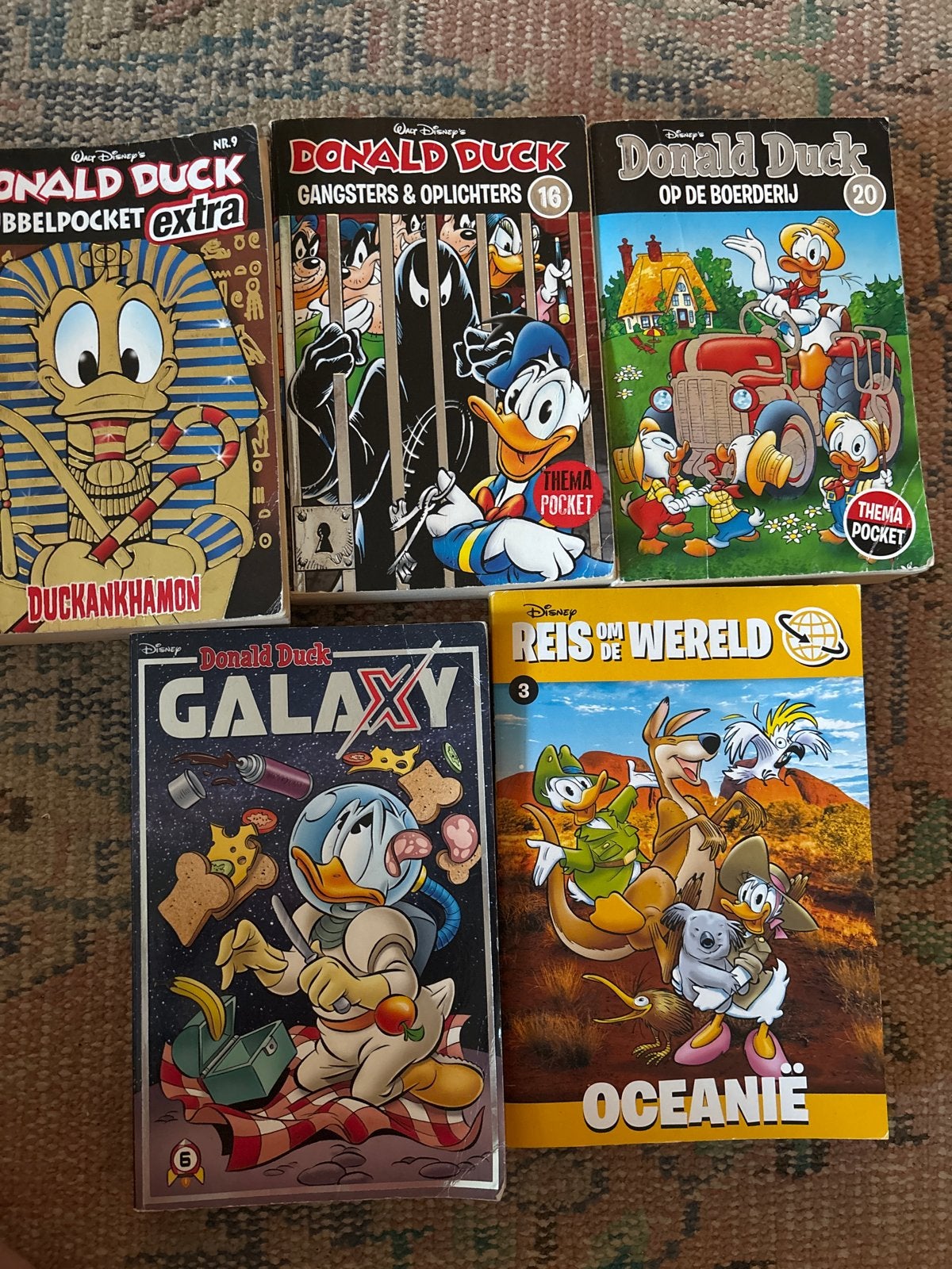Donald Duck Pocket en Themapocket collectie (5 stuks), Meerdere stripboeken, Ophalen of Verzenden, Gelezen