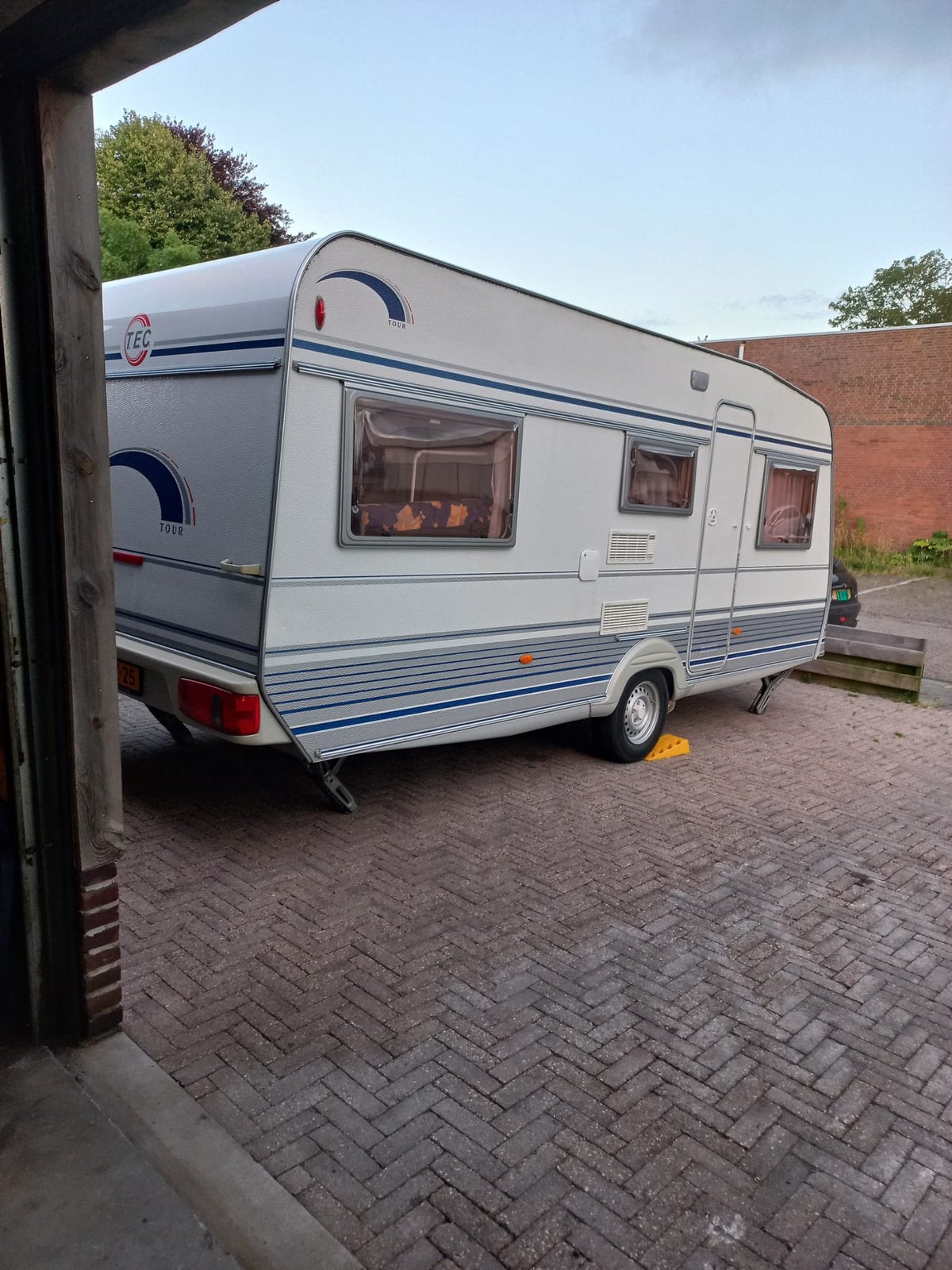 Tec Tour 530Ki Stapelbed Mover Voortent 2x luifel, T.E.C., Schokbreker, Bedrijf, 6 tot 7 meter