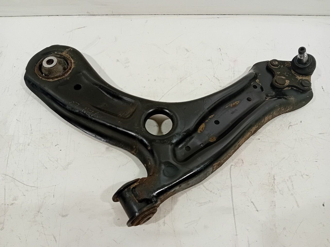 Draagarm links voor Seat Ibiza, Onderdelen@venauto.nl, Van der Ven Autorecycling B.V., Gebruikt, Ettenseweg 76, 4706 PB Roosendaal, The Netherlands