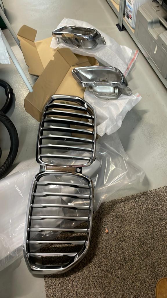 Originele BMWX5 2021 chromen grillset, Motoren, Ophalen, Gebruikt