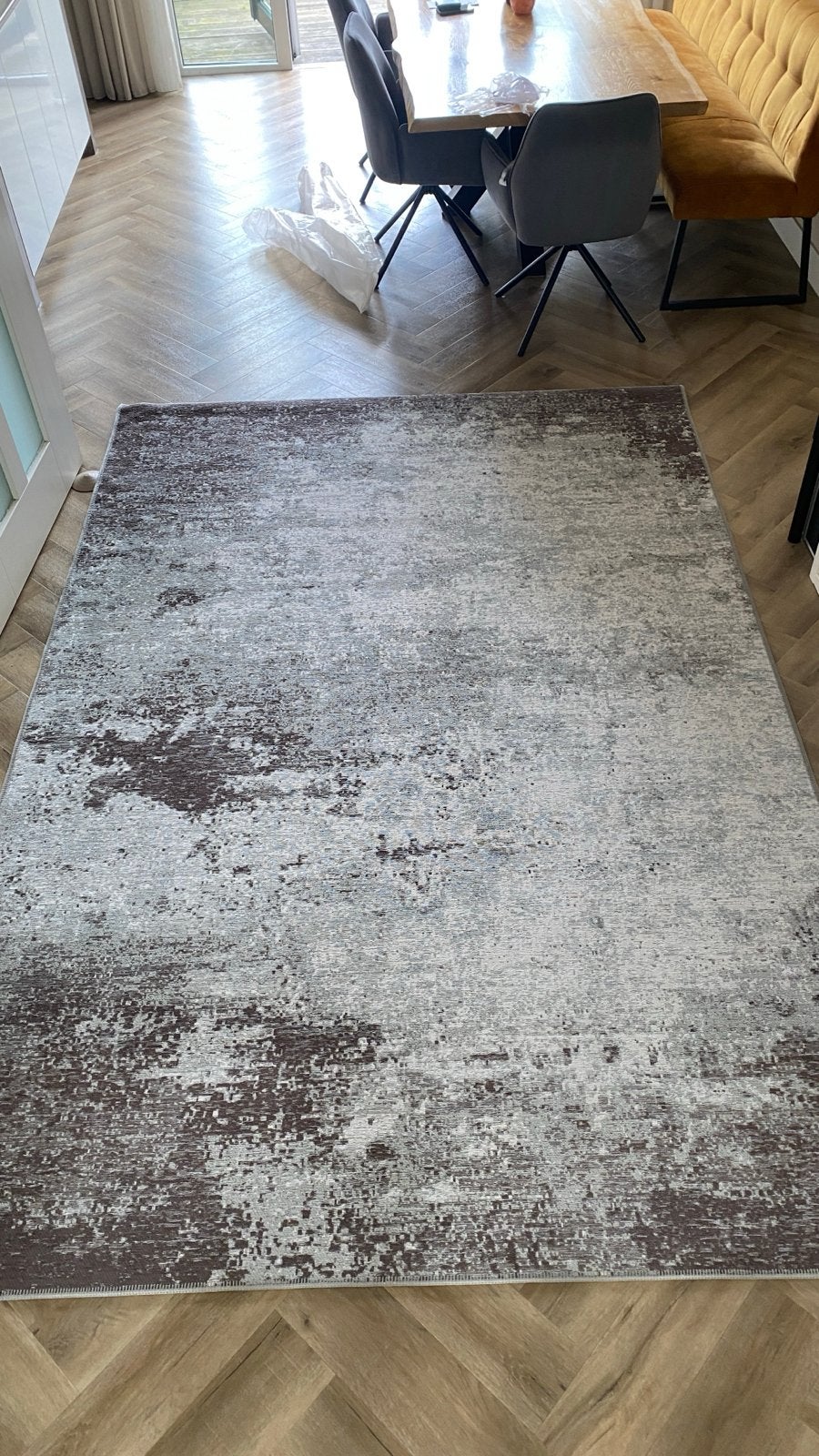 Dutchbone Vloerkleed Caruso 200x300 Distressed Bruin, Bruin, 150 tot 200 cm, Ophalen of Verzenden, Rechthoekig