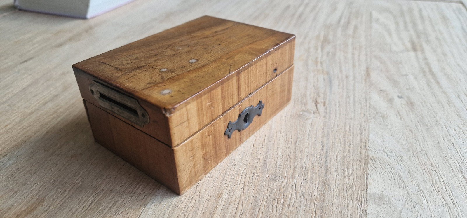 Antieke Houten Spaarpot - Vintage Spaarpotje, Verzamelen, Spaarpotten, Ophalen of Verzenden, Gebruikt, Hout, Overige thema's