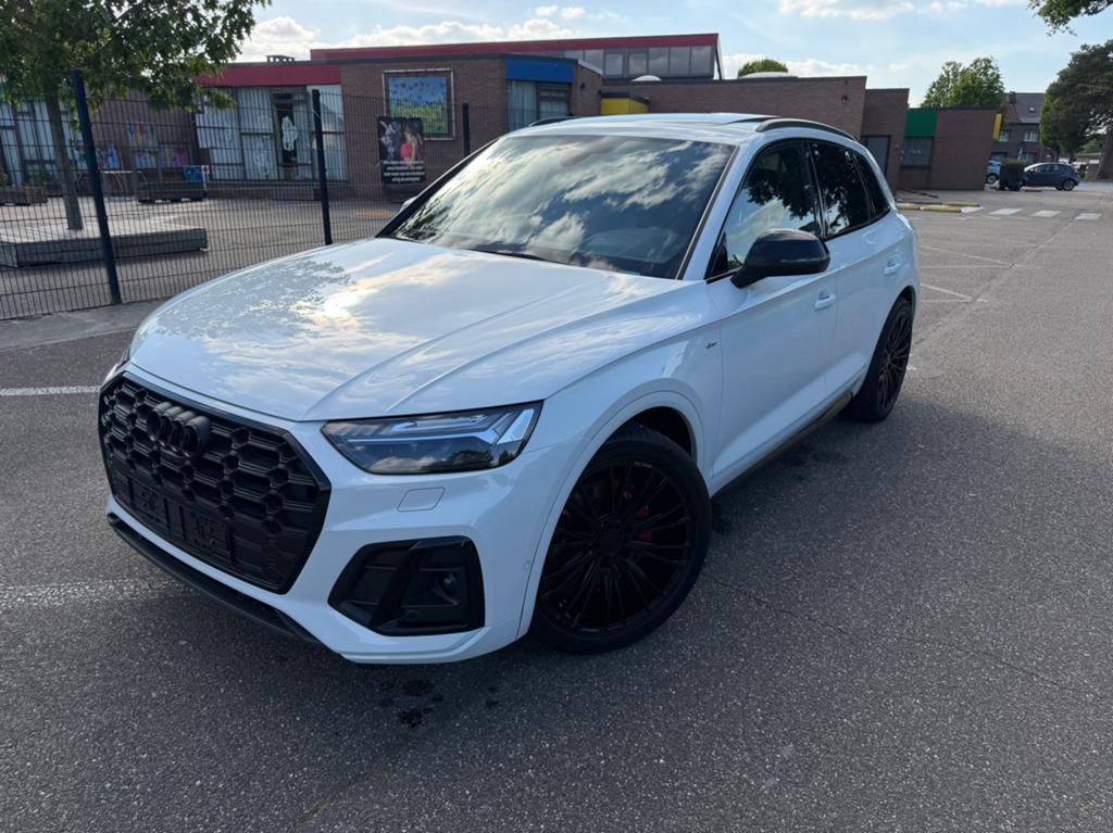 Audi Q5 55 Tfsi e S line *Pano*Matrix*Headup*360*Airs., Automaat, 4 cilinders, Parkeerassistent, Wit