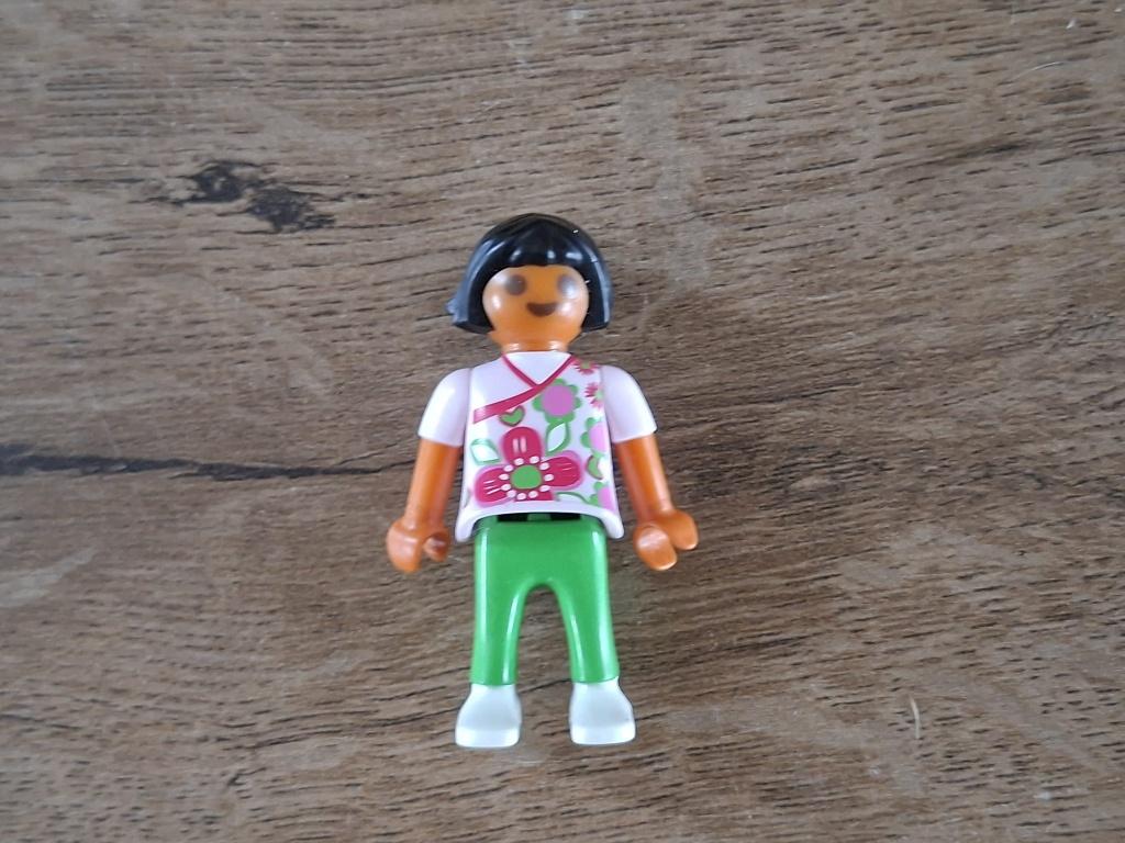 Playmobil : Figuurtje : Meisje met Bloemenshirt !!, Verzamelen, Ophalen of Verzenden, Gebruikt