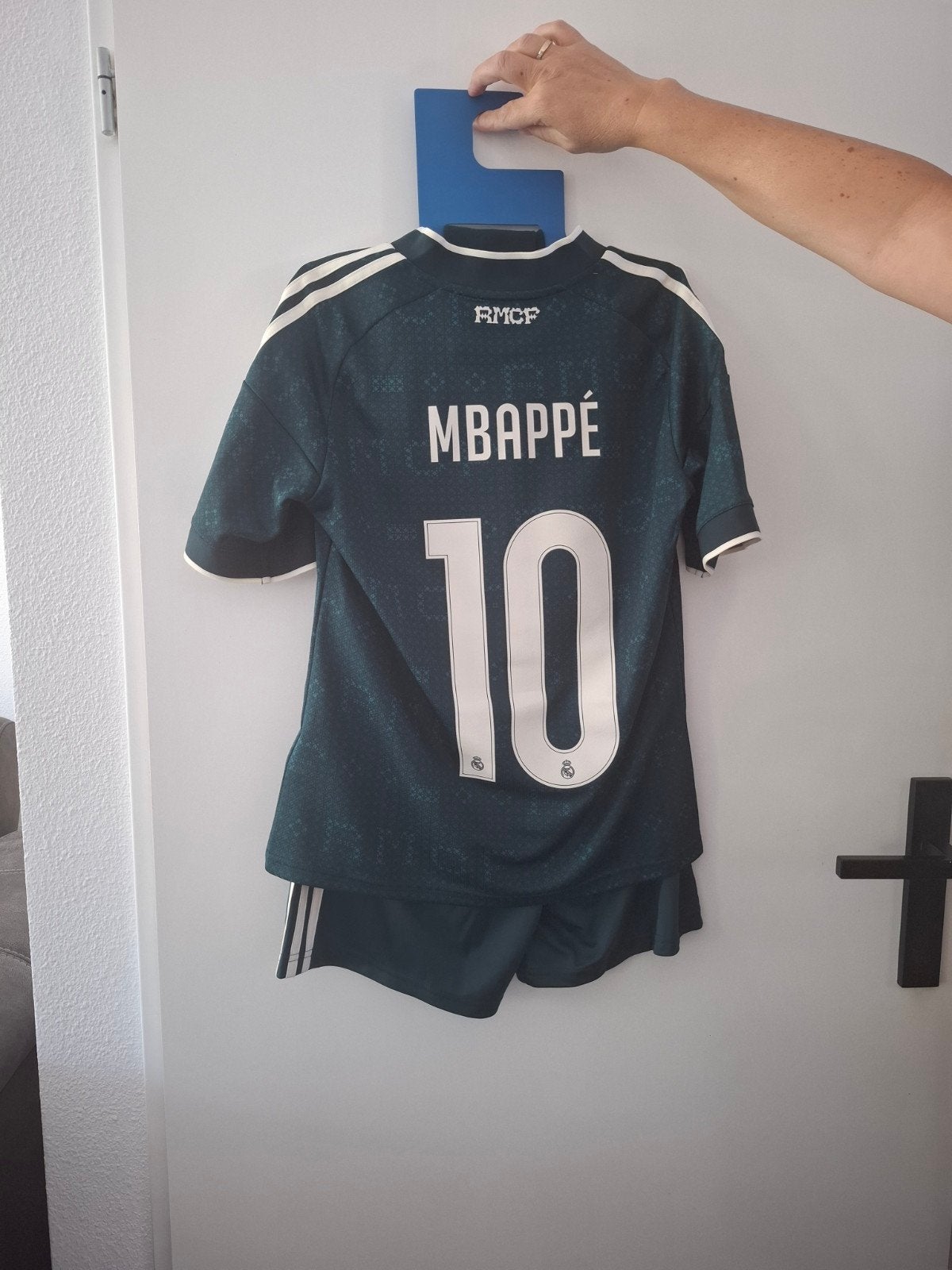 Nieuw Real Madrid tenue Mbappe maat 164, Adidas, Ophalen of Verzenden, Jongen, Nieuw