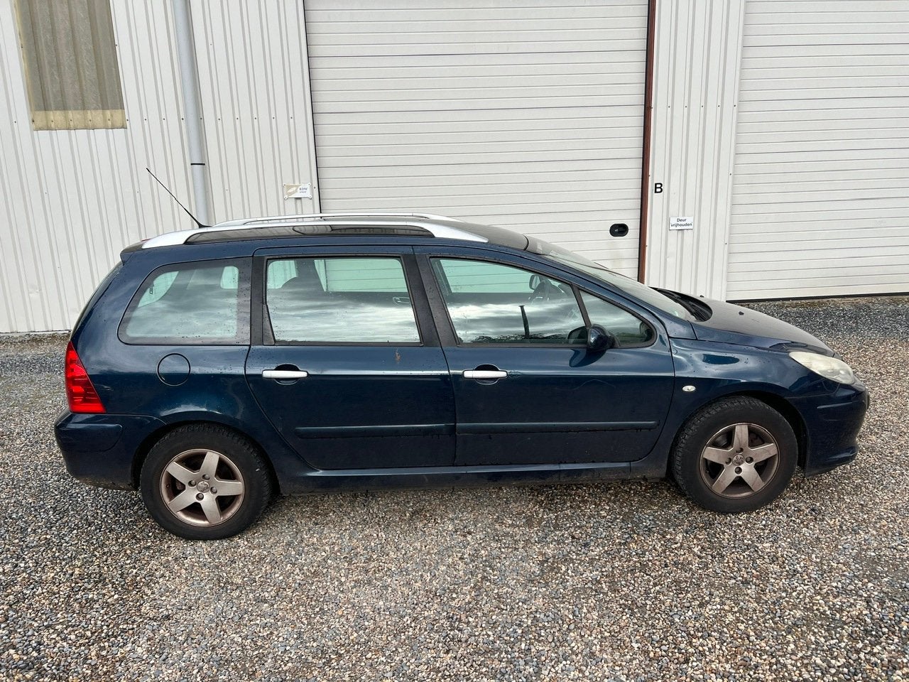 Peugeot 307 SW 1.6-16V Premium PANORAMADAK CLIMA.NAP!, Auto's, Automatische klimaatregeling, Stof, Gebruikt, Zwart