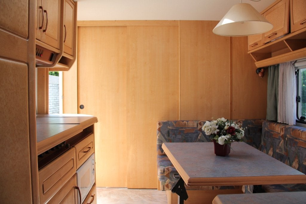 Foto 14 van caravan met stapelbed airco mover