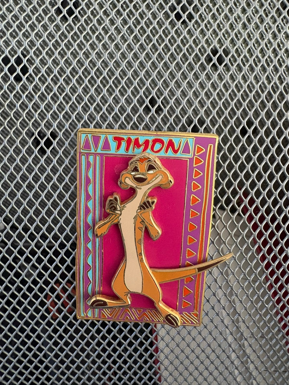 Disney Timon pin - De Leeuwenkoning - circa 4x6 cm, Ophalen of Verzenden, Leeuwenkoning of Jungle Boek, Gebruikt, Overige typen