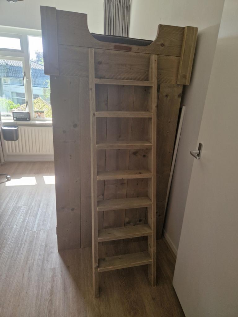 Mooie houten hoogslaper met kast/zitruimte, zeer goede staat, Ophalen, 85 tot 100 cm, Zo goed als nieuw, Hoogslaper of Stapelbed