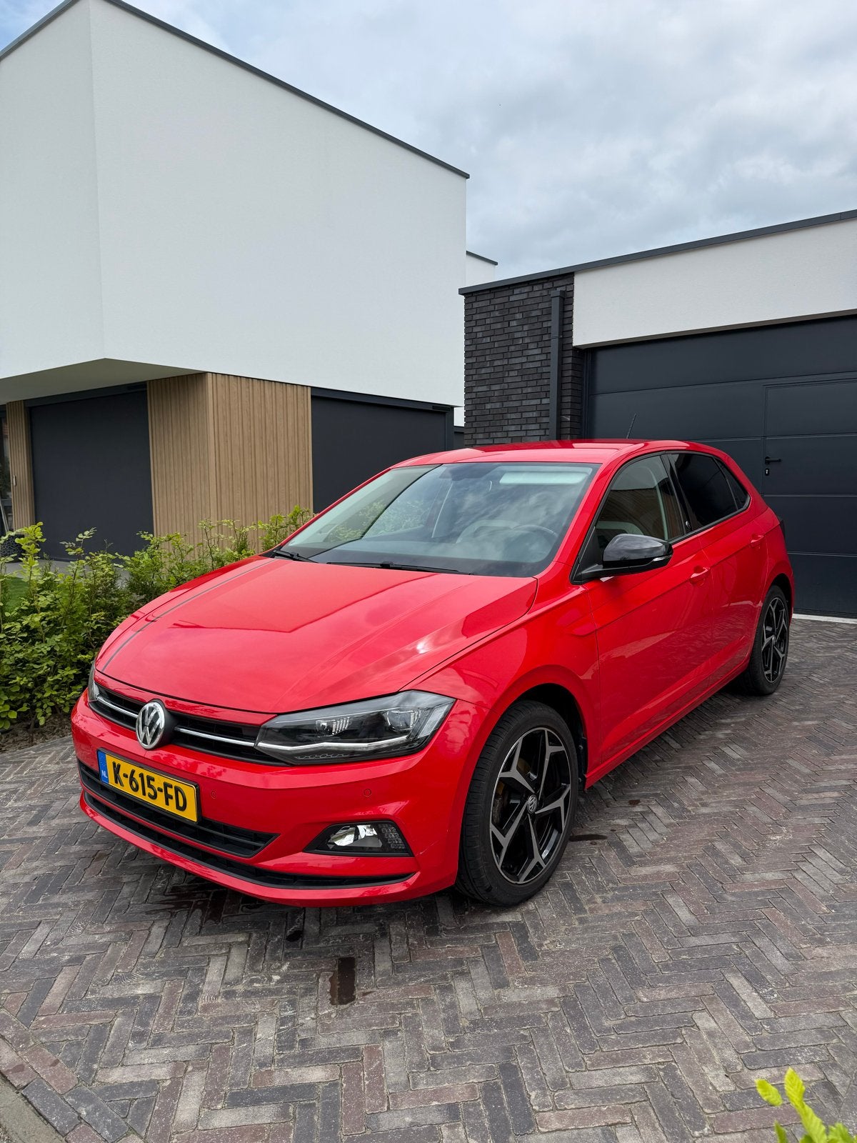 VW Polo 1.0 MPI Beats 75 pk | LED | Dealeronderhouden, 1005 kg, Euro 6, Leder en Stof, Overige kleuren