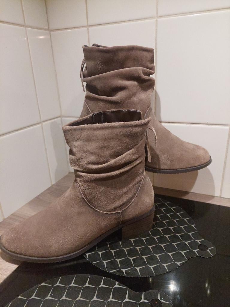 Enkellaarsjes +rits Novocento 40 leverkleur suede 2xGedragen, Overige kleuren, Lage of Enkellaarzen, Ophalen of Verzenden, Zo goed als nieuw