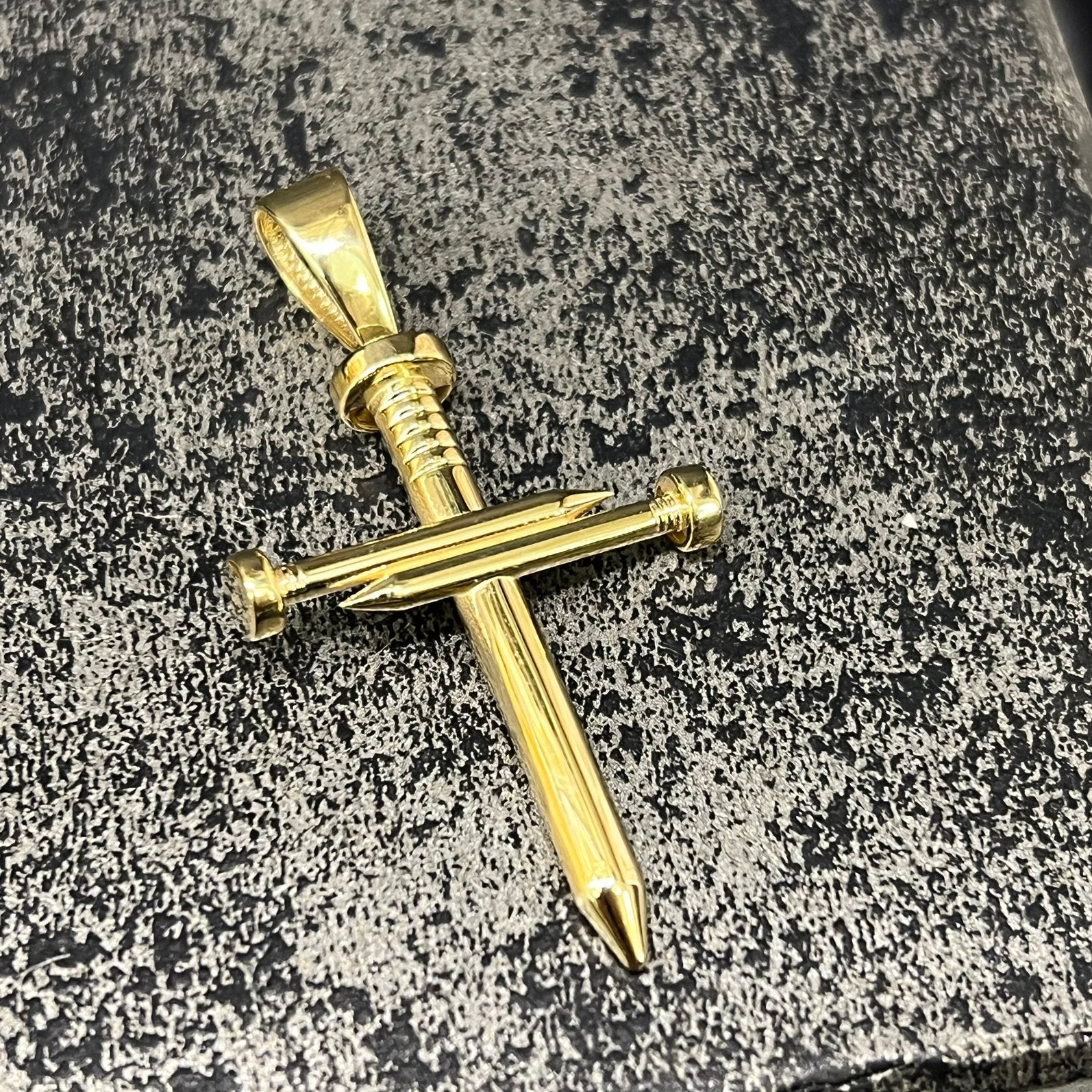14 karaats gouden kruis hanger spijker model, Ophalen of Verzenden