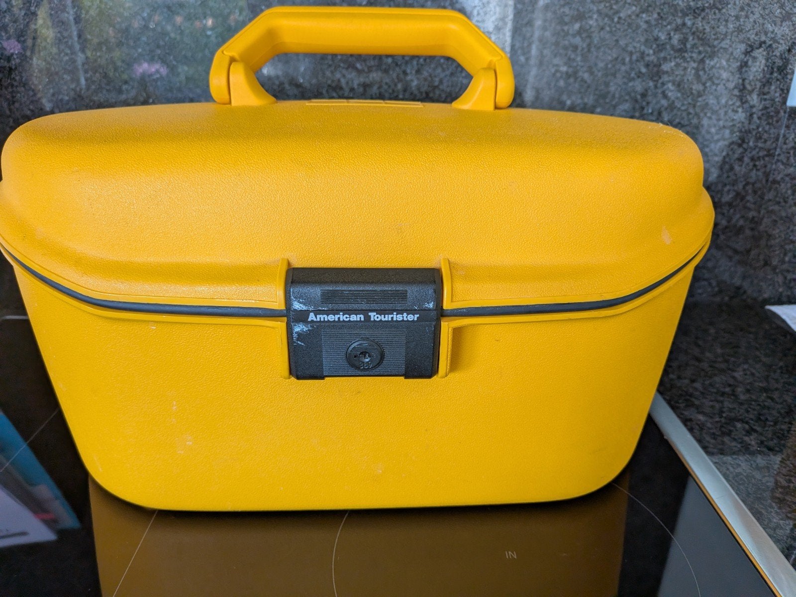 Vintage American Tourister Beautycase - Geel, Ophalen, Gebruikt, Hard kunststof, Slot