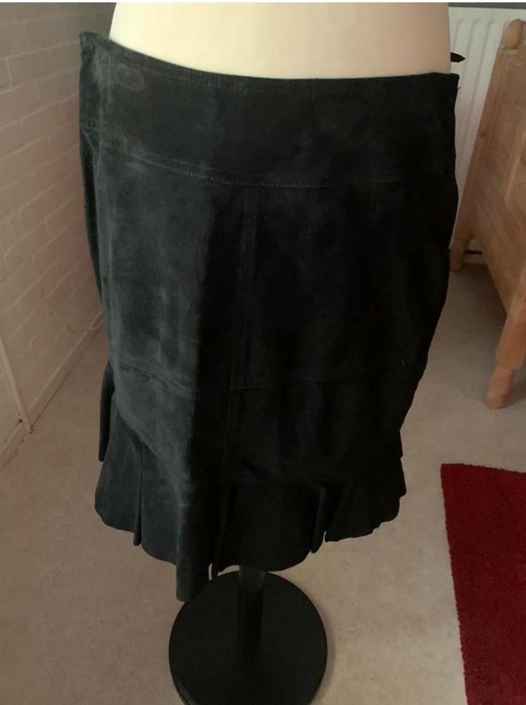 Zomer suede rokje, Maat 38/40 (M), Zwart, Ophalen of Verzenden, Gedragen