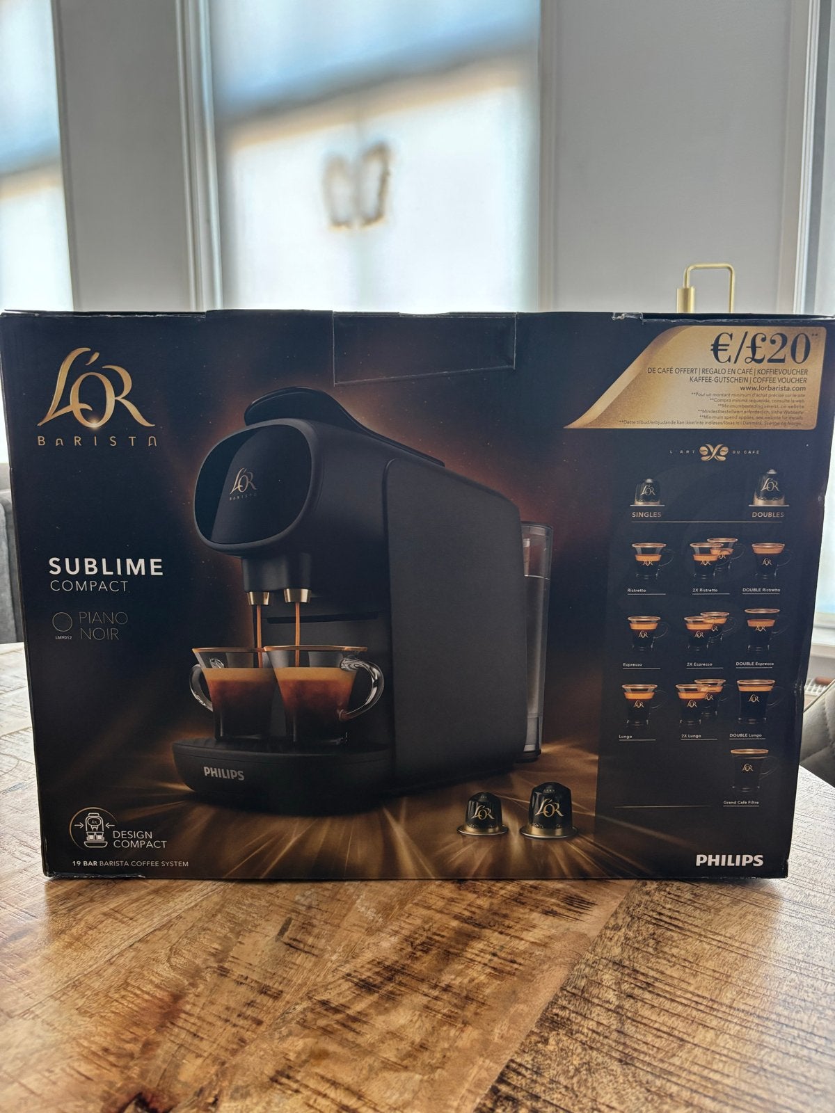 L'OR Barista Sublime Compact Piano Noir Koffiemachine, Ophalen, 2 tot 4 kopjes, Koffiepads en cups, Afneembaar waterreservoir