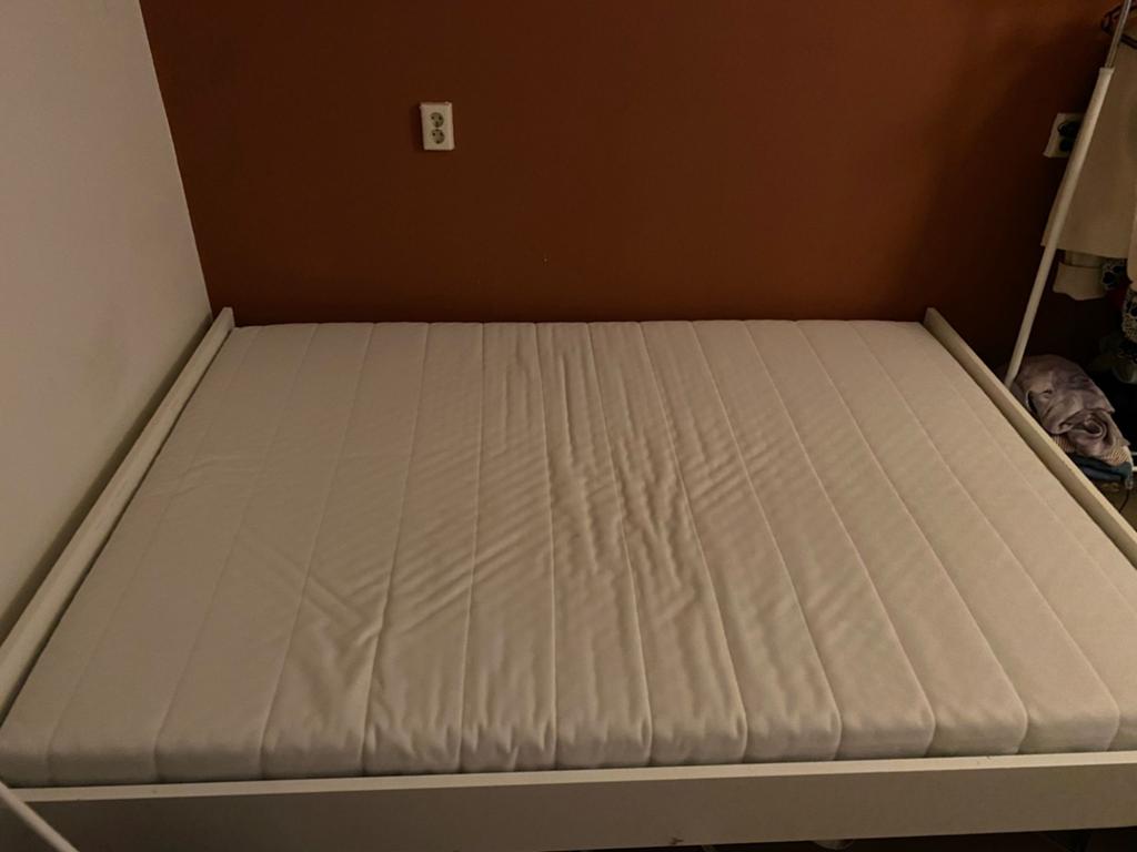 IKEA Bed met matras en lattenbodem 140x200, Ophalen, Gebruikt, Wit, Tweepersoons