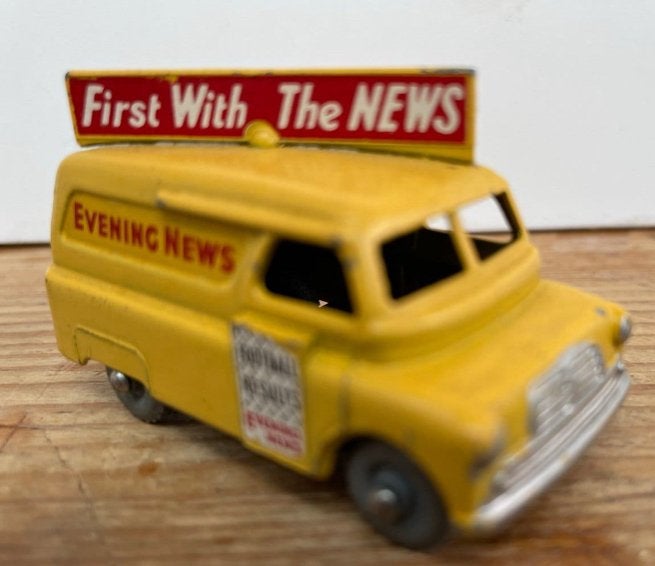 Vintage Lesney Matchbox Ford Transit "Evening News" bus, Verzenden