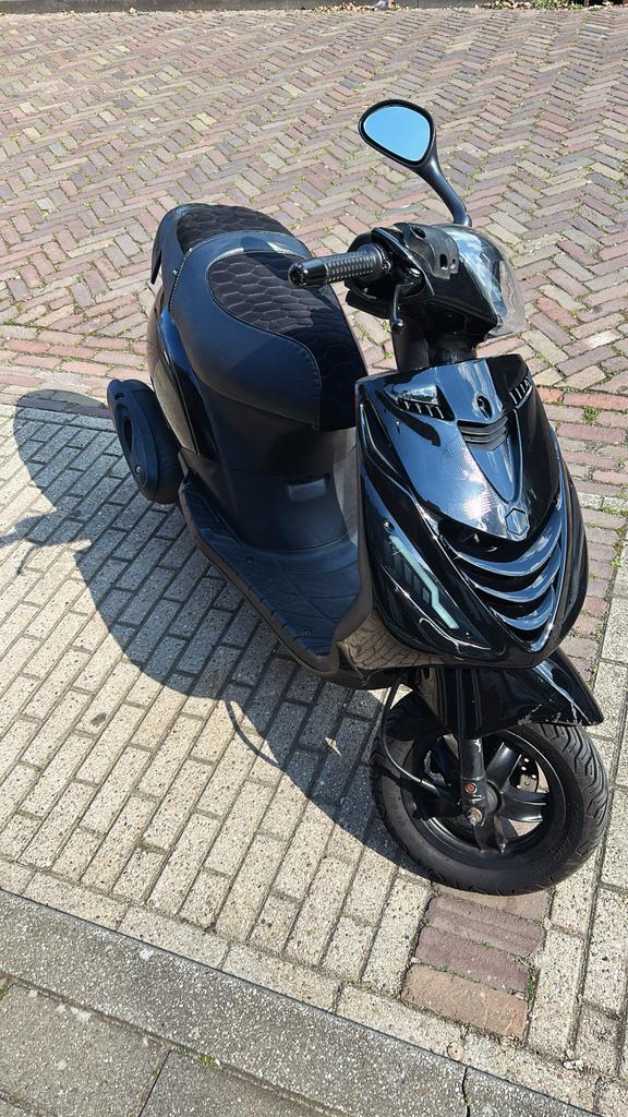Zip 2017 80cc Malossi, Ophalen, Maximaal 45 km/u, Zip, Zo goed als nieuw