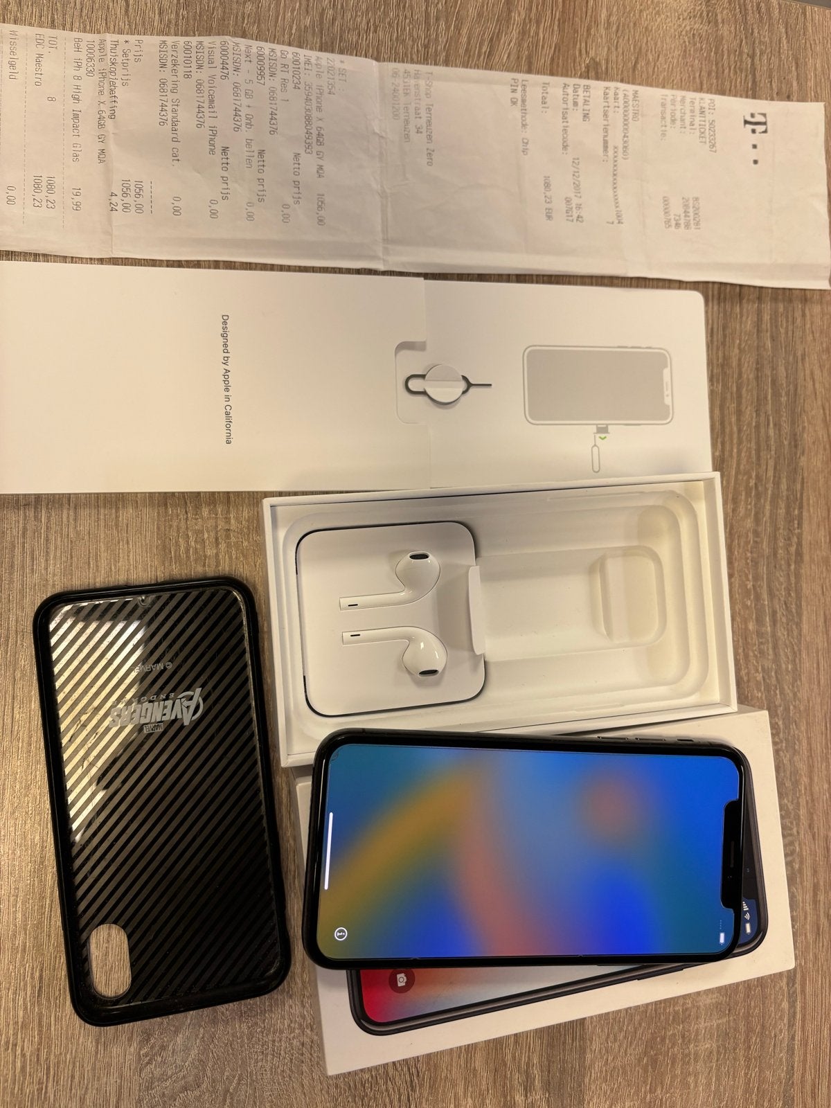 iPhone X 64GB Zwart met hoesje en oordopjes, Telecommunicatie, Mobiele telefoons | Apple iPhone, Gebruikt, Zwart, 64 GB, Zonder simlock