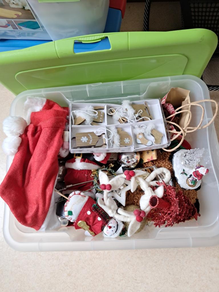 Kerst spullen, Ophalen