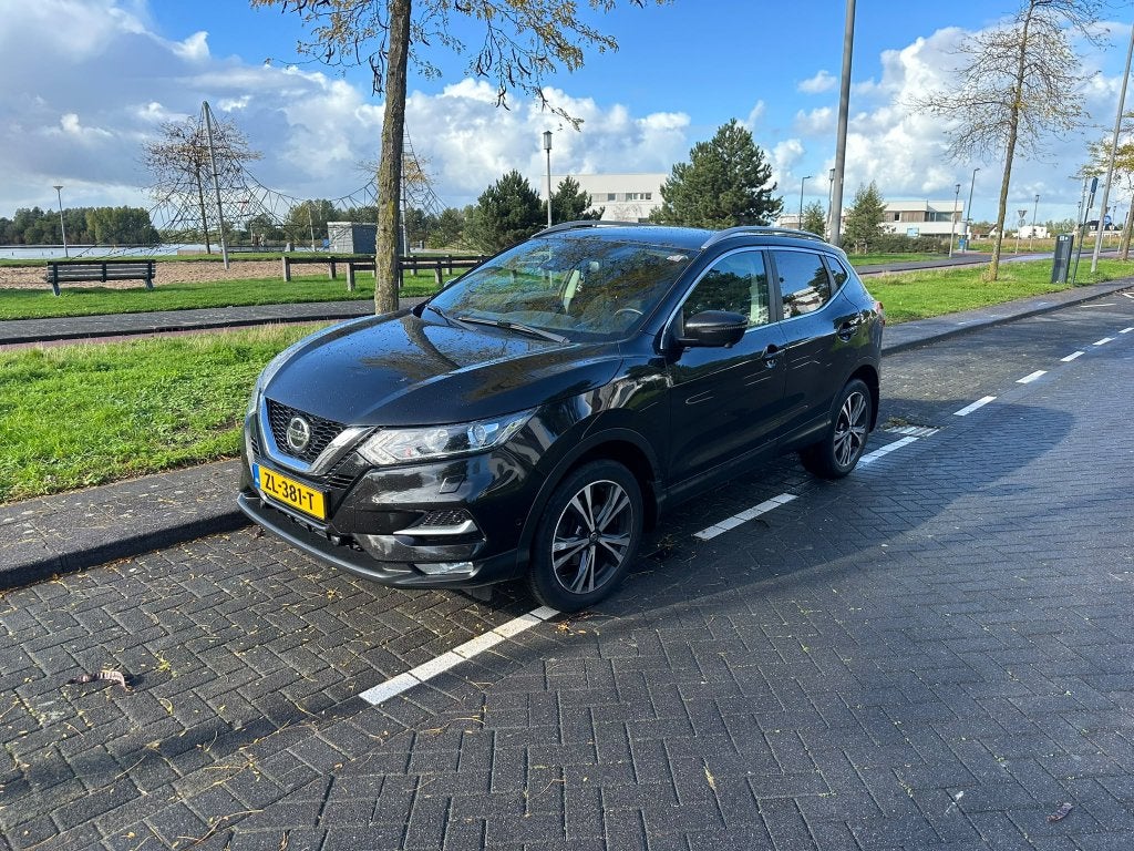 Nissan Qashqai 1.2 Dig-t trekhaak 2018 lichte zijschade, Auto's, Voorwielaandrijving, Dealer onderhouden, Zwart, 4 cilinders
