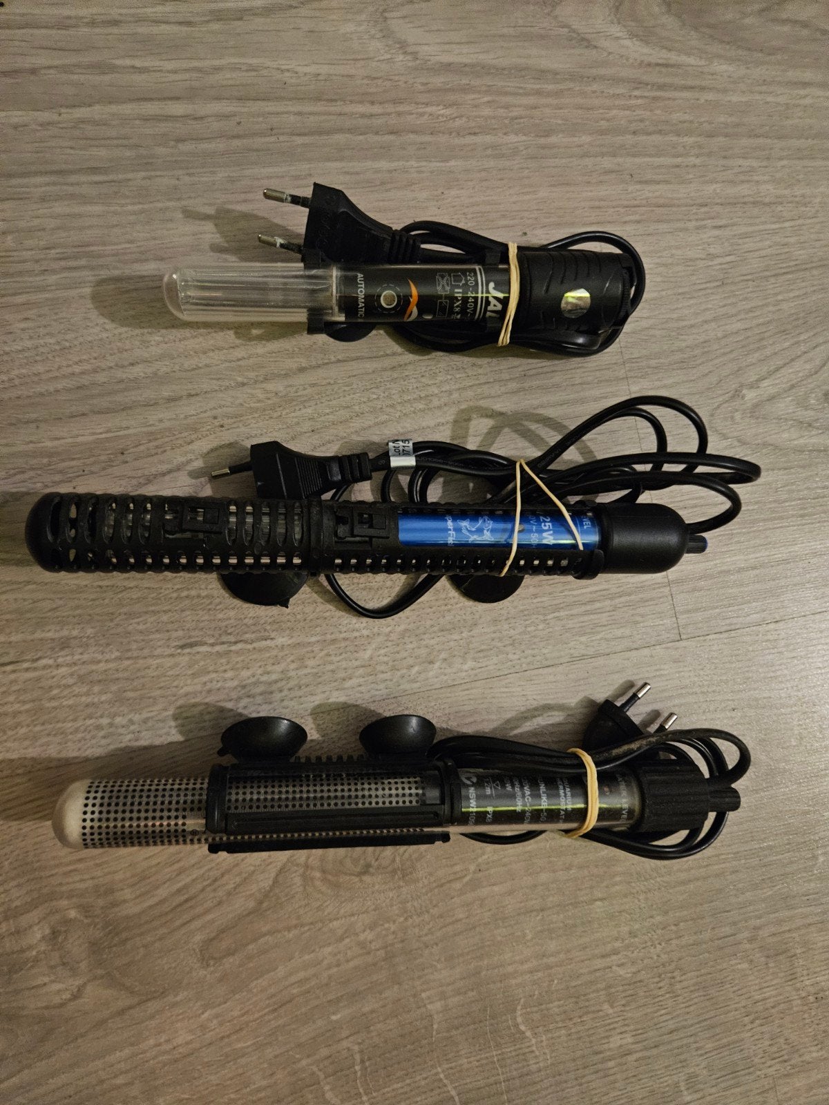 Twee heaters/warmte elementen voor aquarium, Ophalen of Verzenden, Plant(en), Steen of Hout