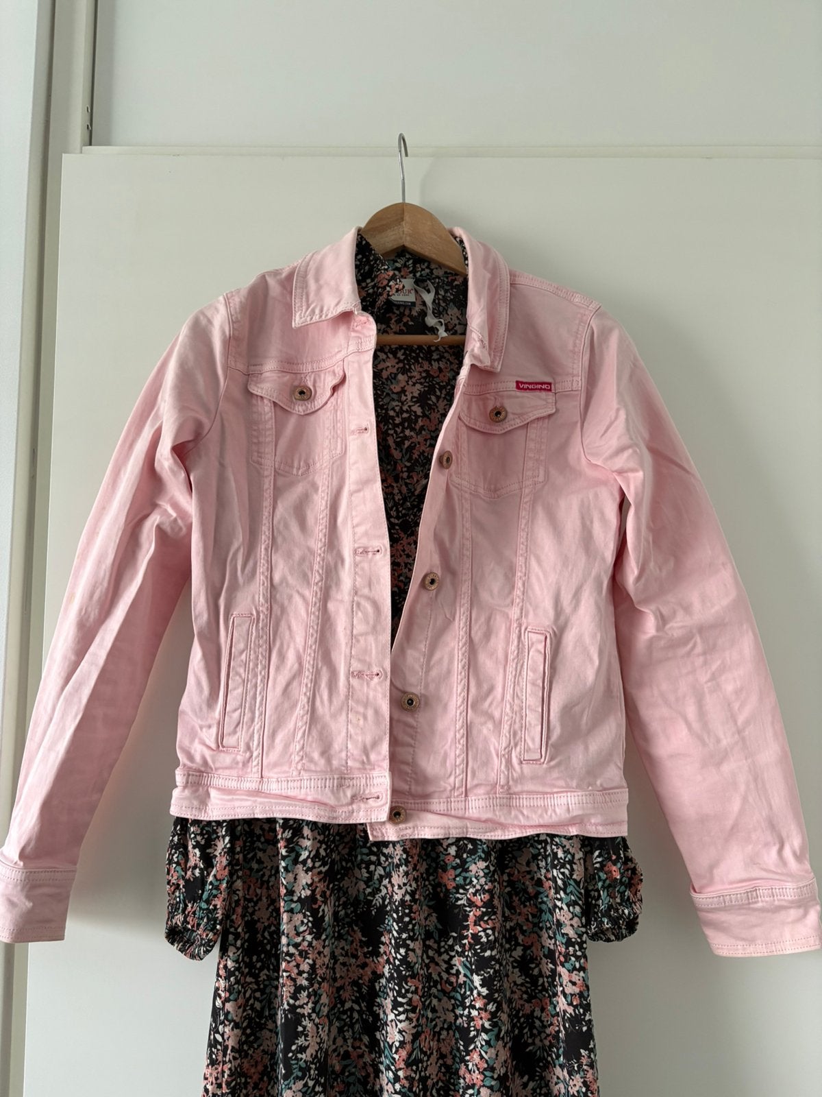 Vingino denim jasje lichtroze maat 16, Ophalen of Verzenden, Zo goed als nieuw, Meisje, Jas