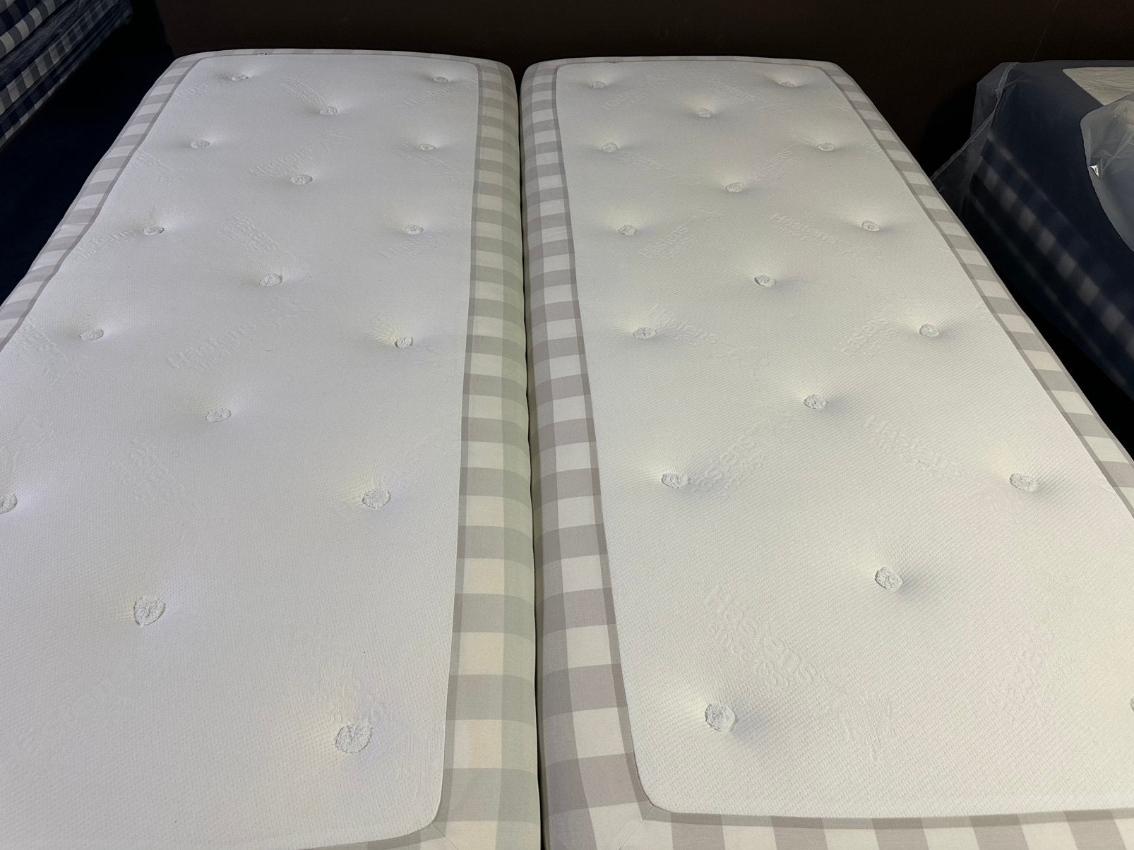 Hästens Boxspring Auroria 180x210 cm – met Enorme Korting, Beige, Tweepersoons, Ophalen of Verzenden, Zo goed als nieuw
