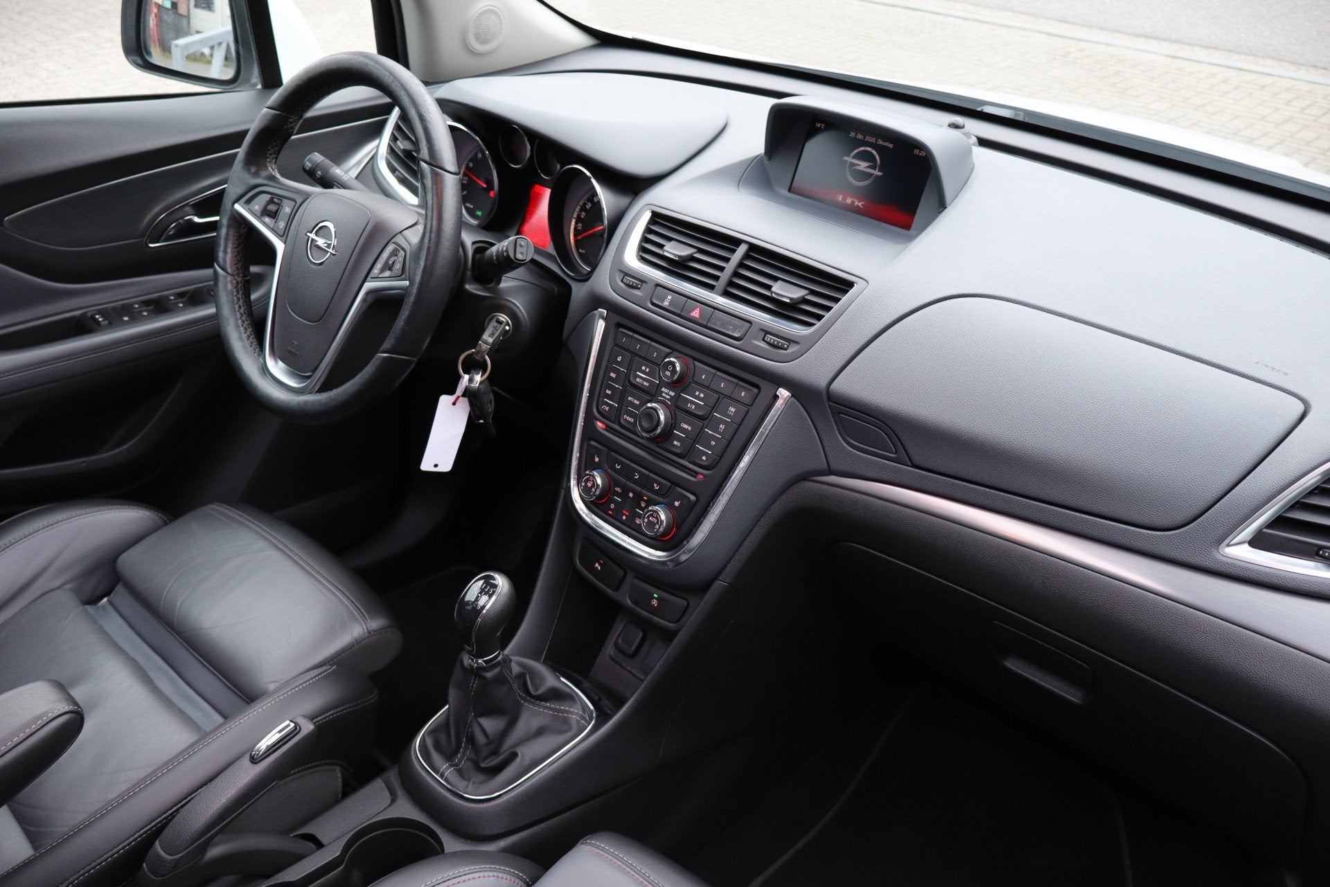 Opel Mokka 1.4 T Cosmo Nederlandse auto/Panoramadak/Stoelver, Auto's, Voorwielaandrijving, Dealer onderhouden, Gebruikt, 4 cilinders