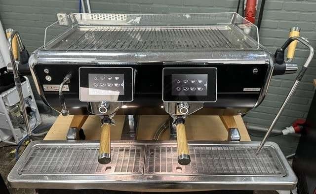 Foto 3 van Espressomachine Astoria Storm 2 groep Touch
