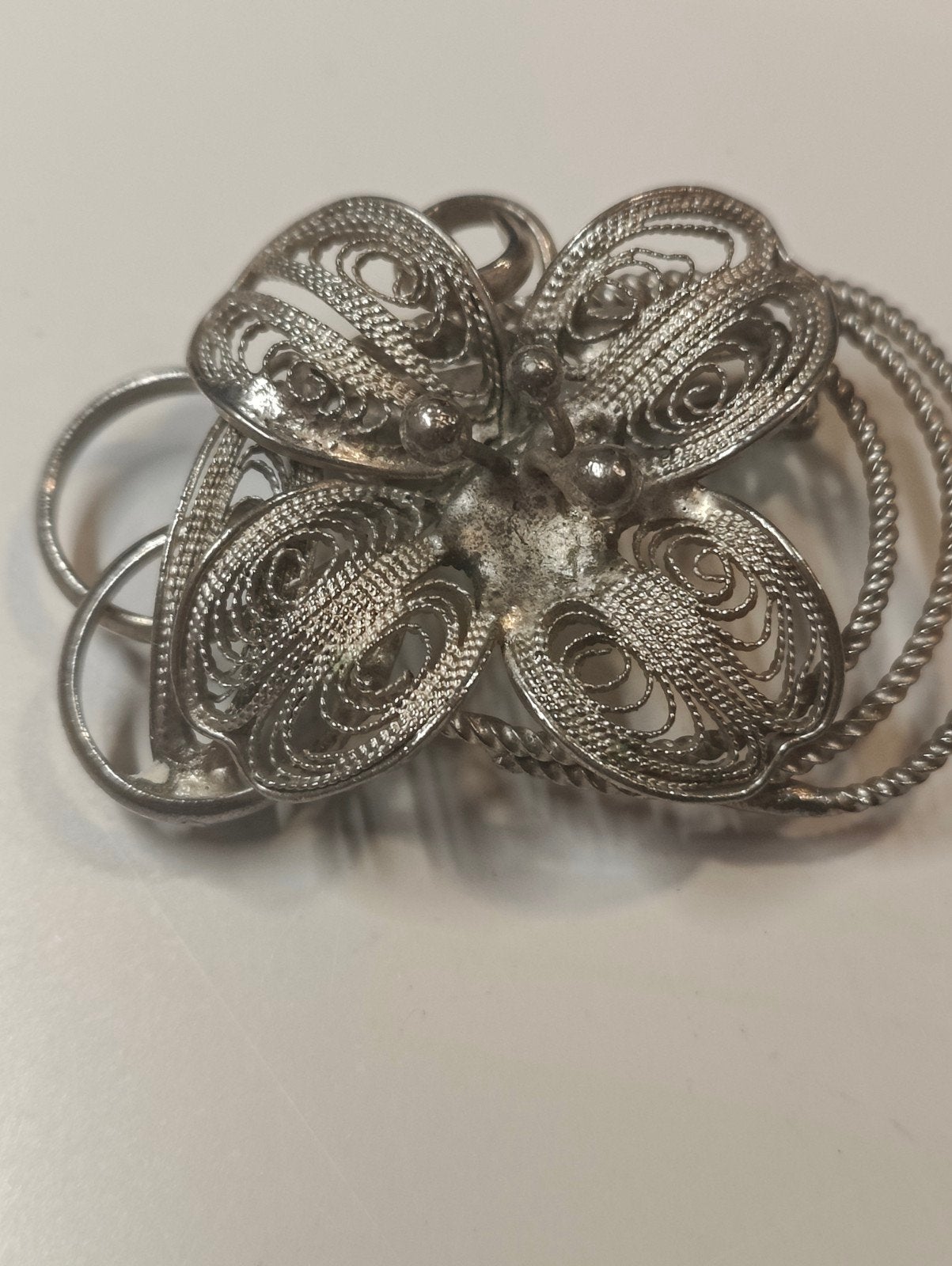 Zilverkleurige Filigraan Broche Bloem Design, 4 tot 7 cm, Gebruikt, Ophalen of Verzenden, Zilver