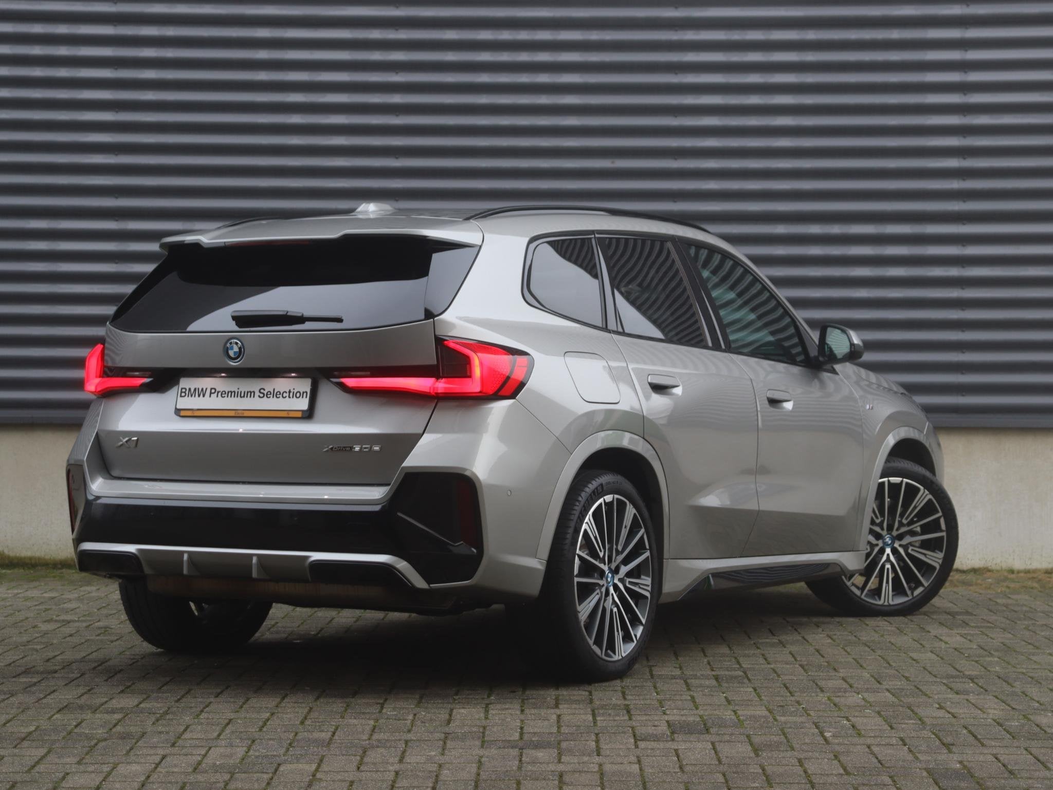 BMW X1 xDrive30e | M Sportpakket | Panodak | Head-Up | Drivi, Auto's, 105 min, Plug-in hybride, Bedrijf, Vierwielaandrijving