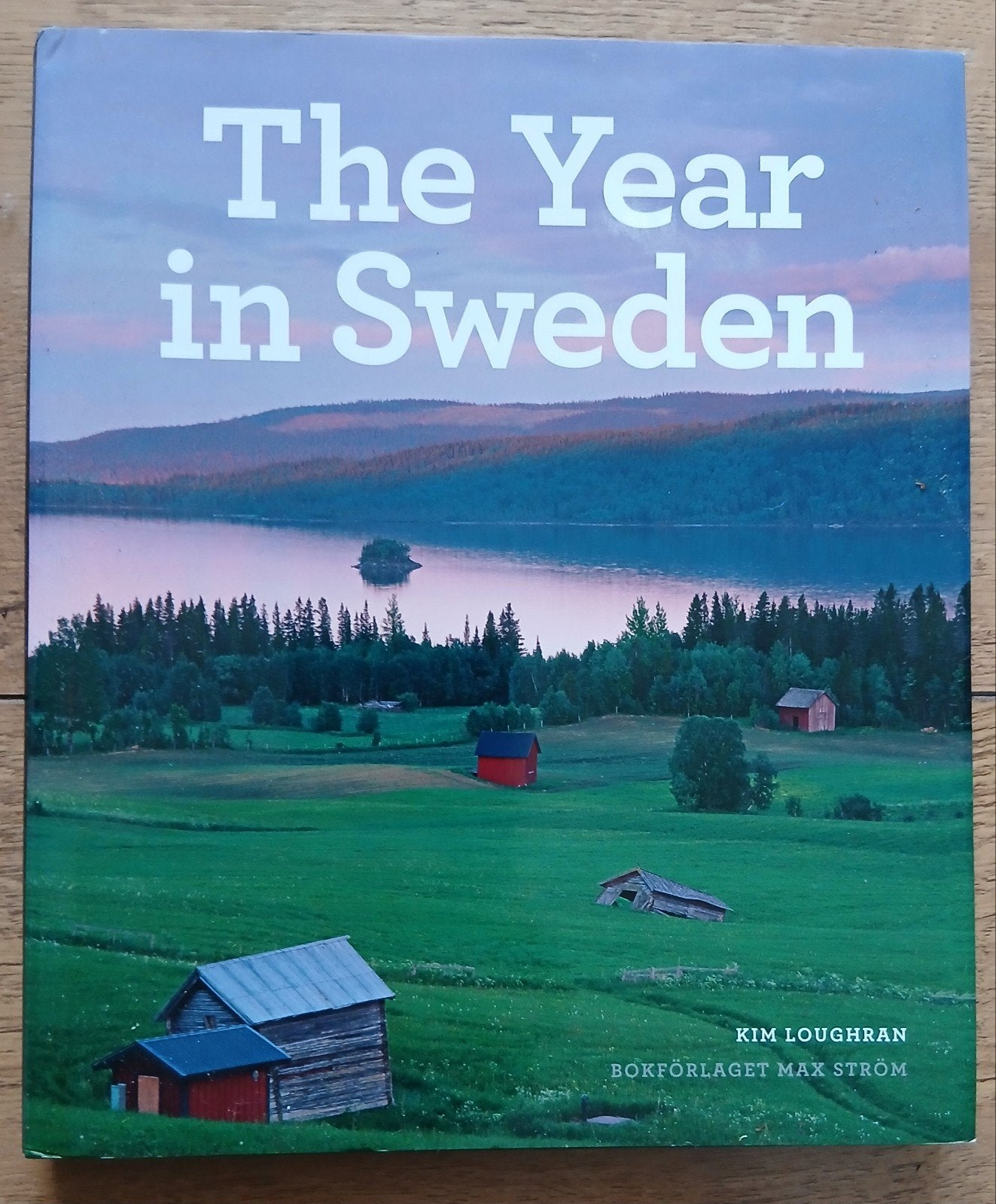 Kim Loughran, The Year in Sweden, Ophalen of Verzenden, Gelezen