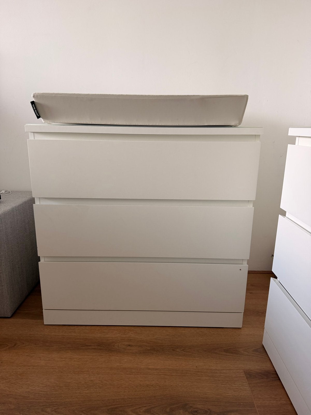 Malm 3 ladekast met glasplaat - wit mat, Huis en Inrichting, Kasten | Ladekasten, Gebruikt, Glas, 3 of 4 laden, Ophalen