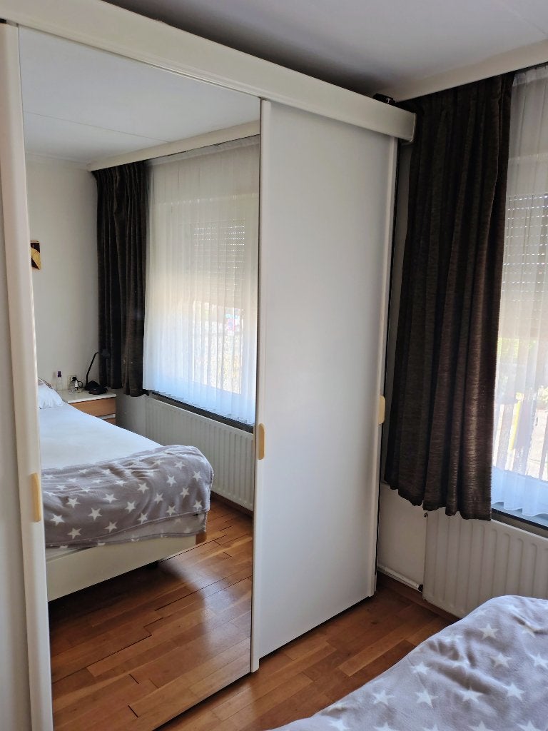 Schuifdeurkast, Ophalen, Strak modern, 150 tot 200 cm, Zo goed als nieuw