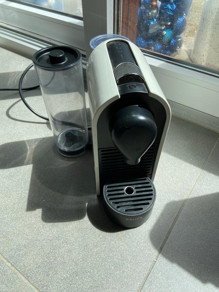 Nespresso Krups koffiezetapparaat met defect, Koffiemachine, Ophalen of Verzenden, 1 kopje, Niet werkend