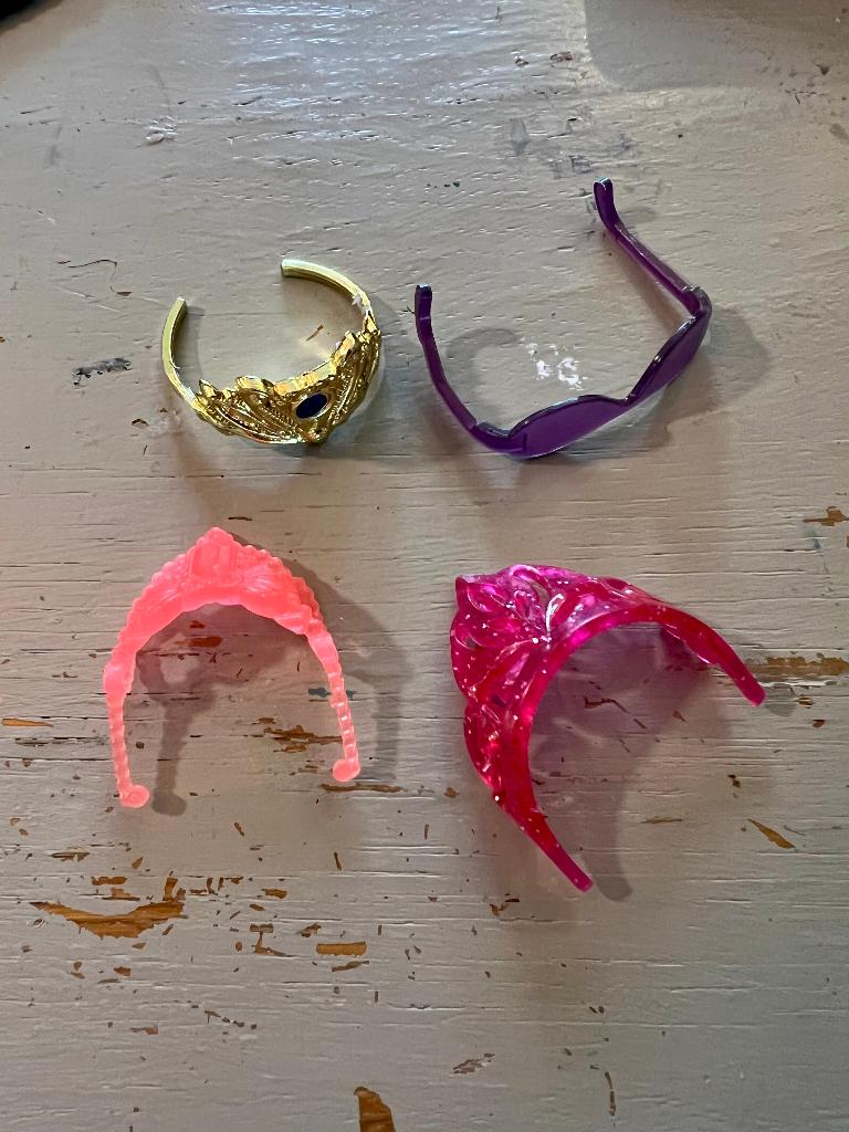 Vintage lot Sindy Fleur Barbie pop tiara kroontje zonnebril, Ophalen of Verzenden, Gebruikt, Accessoires