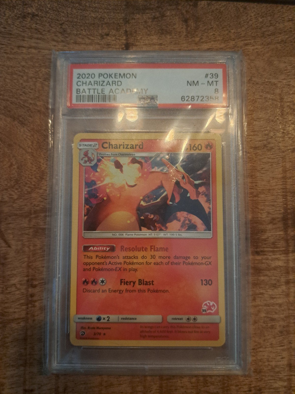 Charizard psa 8, Ophalen of Verzenden, Zo goed als nieuw