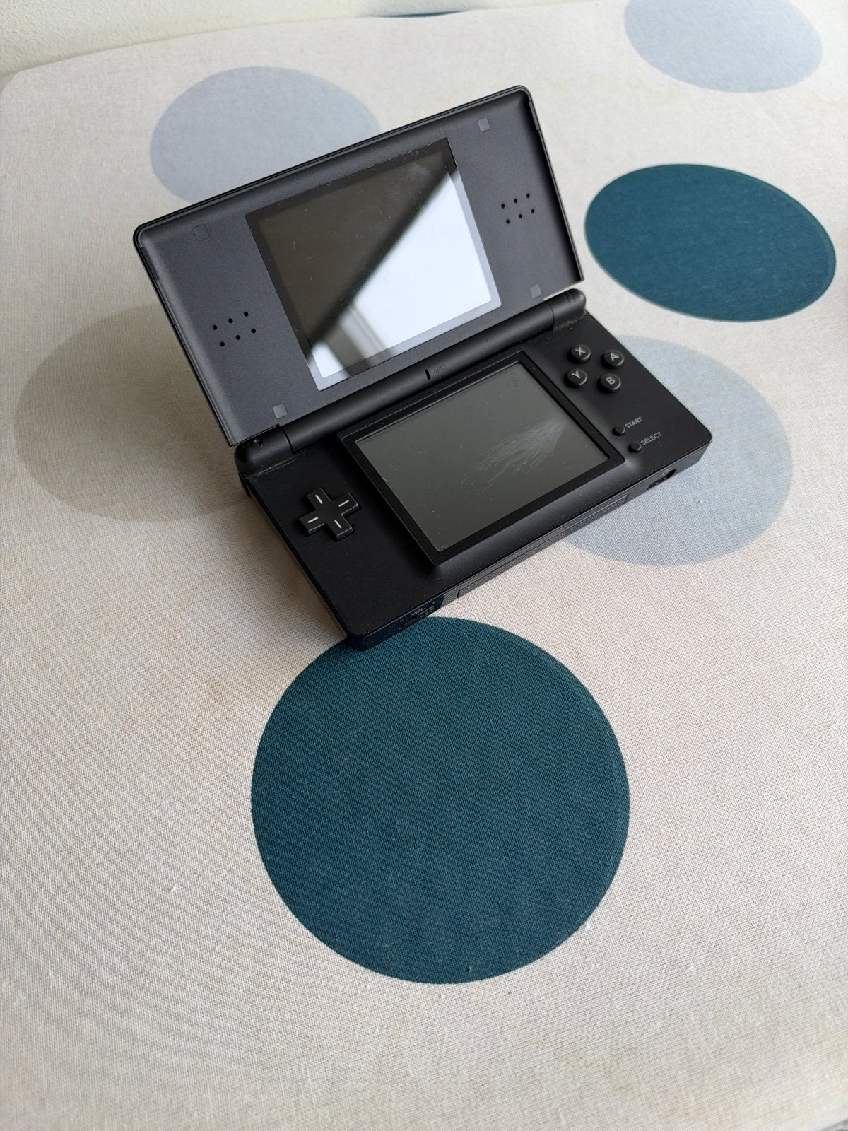 Nintendo DS Lite Zwart - Gebruikt maar werkt perfect, Spelcomputers en Games, Ophalen of Verzenden, Gebruikt, Zwart, DS Lite