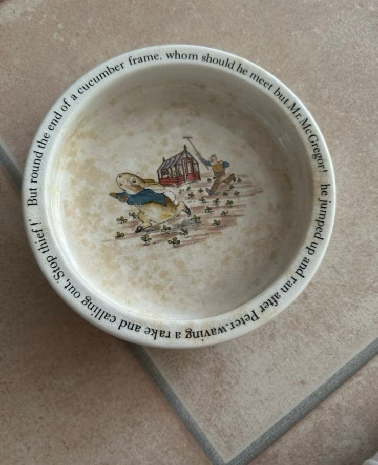 Wedgwood Peter Rabbit kommetje - Vintage kinder servies, Antiek en Kunst, Ophalen