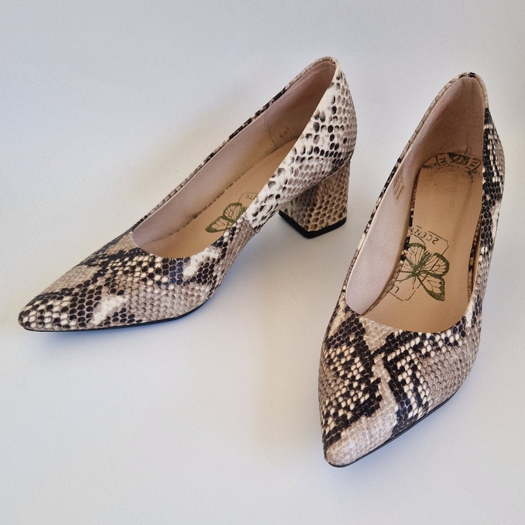 Post Xchange pumps. Maat 42, Slangenprint., Pumps, Nijmegen, Beige, Verhip-vintage.nl
