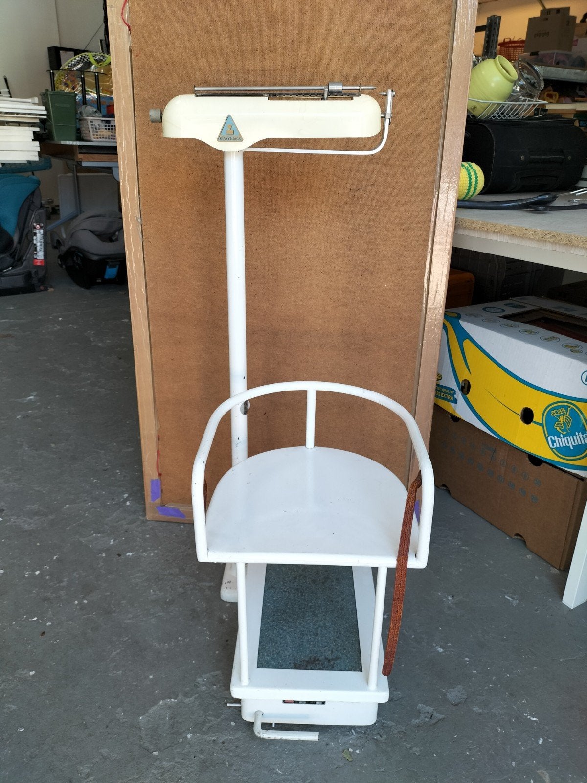 Vintage Personenweegschaal met Zitje - Ideaal voor Baby's, Ophalen of Verzenden, Personenweegschaal, Gebruikt, Minder dan 10 kg
