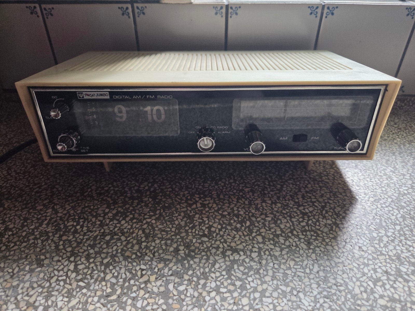 gezocht klok radios met flip klok, Antiek en Kunst, Ophalen