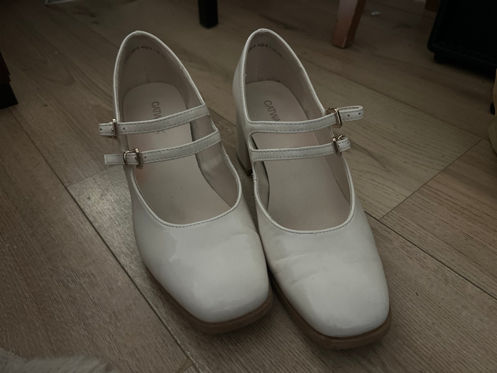Witte Mary Jane Pumps met Blokhak - Maat 39, Ophalen, Pumps, Wit, Gedragen