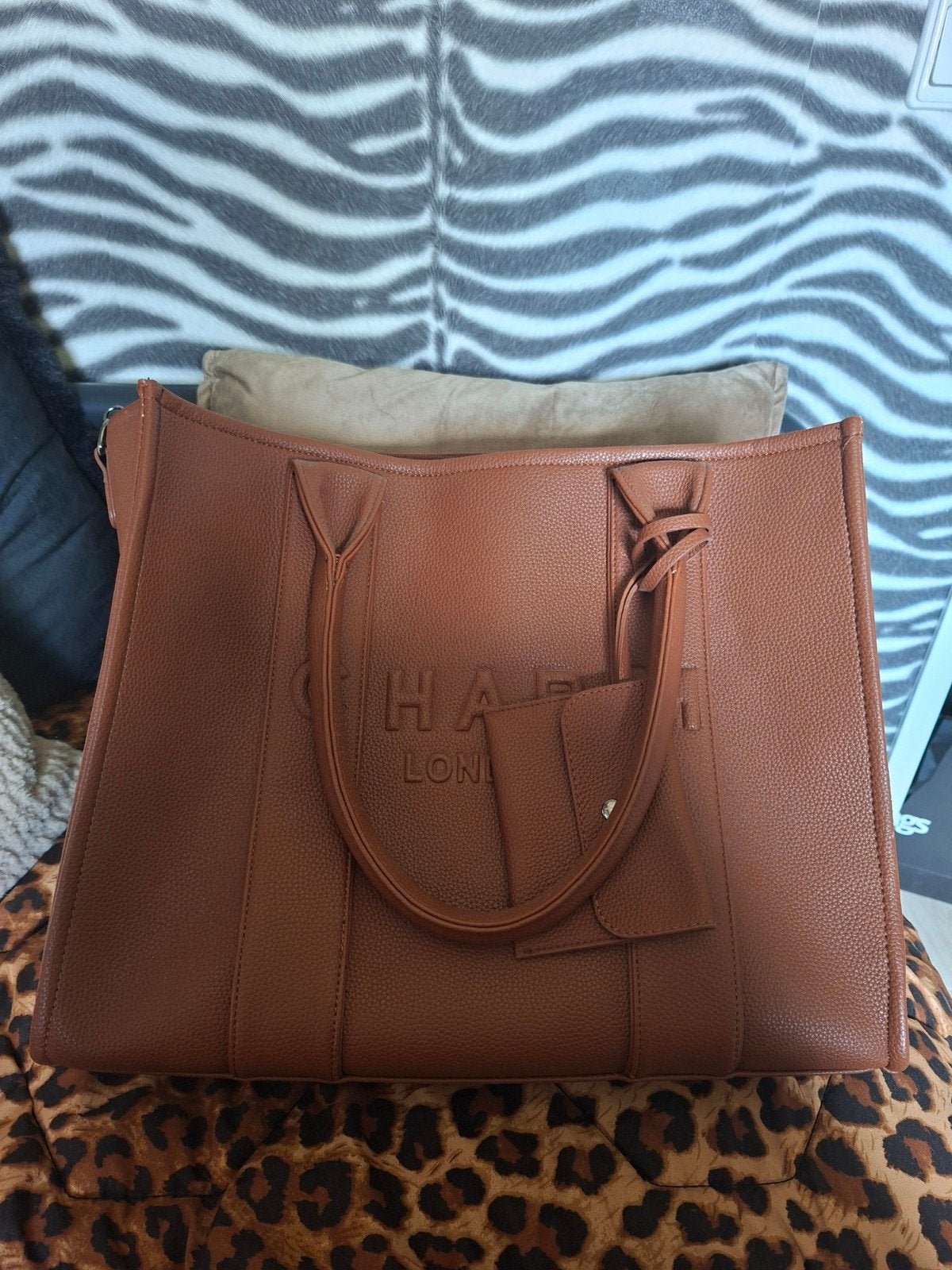 Tas charm london met laptopvak, Sieraden, Tassen en Uiterlijk, Tassen | Damestassen, Ophalen, Nieuw, Bruin, Handtas