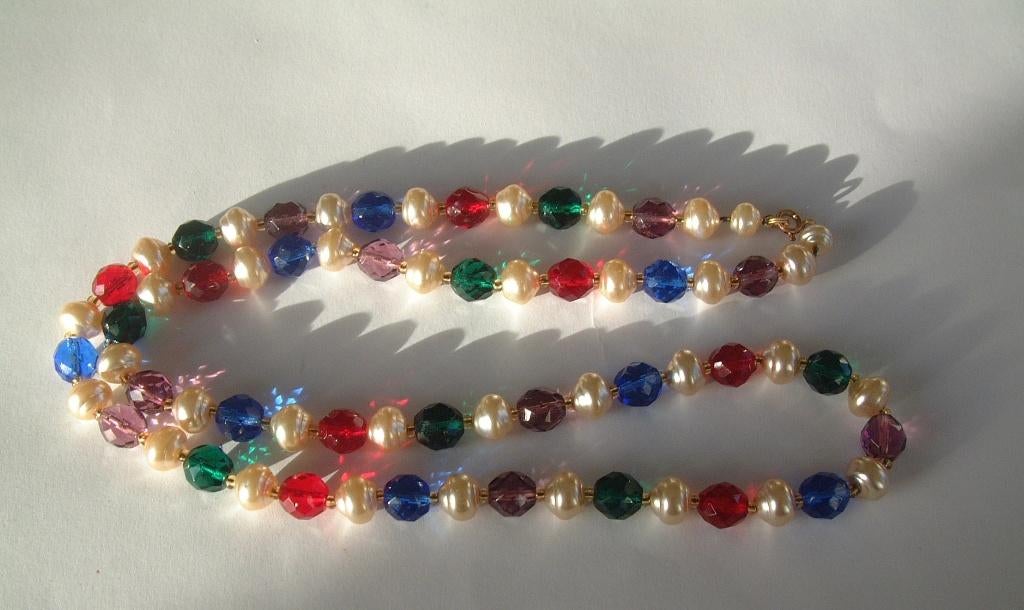 Mooie vintage ketting gekleurde glas of kristal met parels, Ophalen of Verzenden, Zo goed als nieuw, Overige materialen