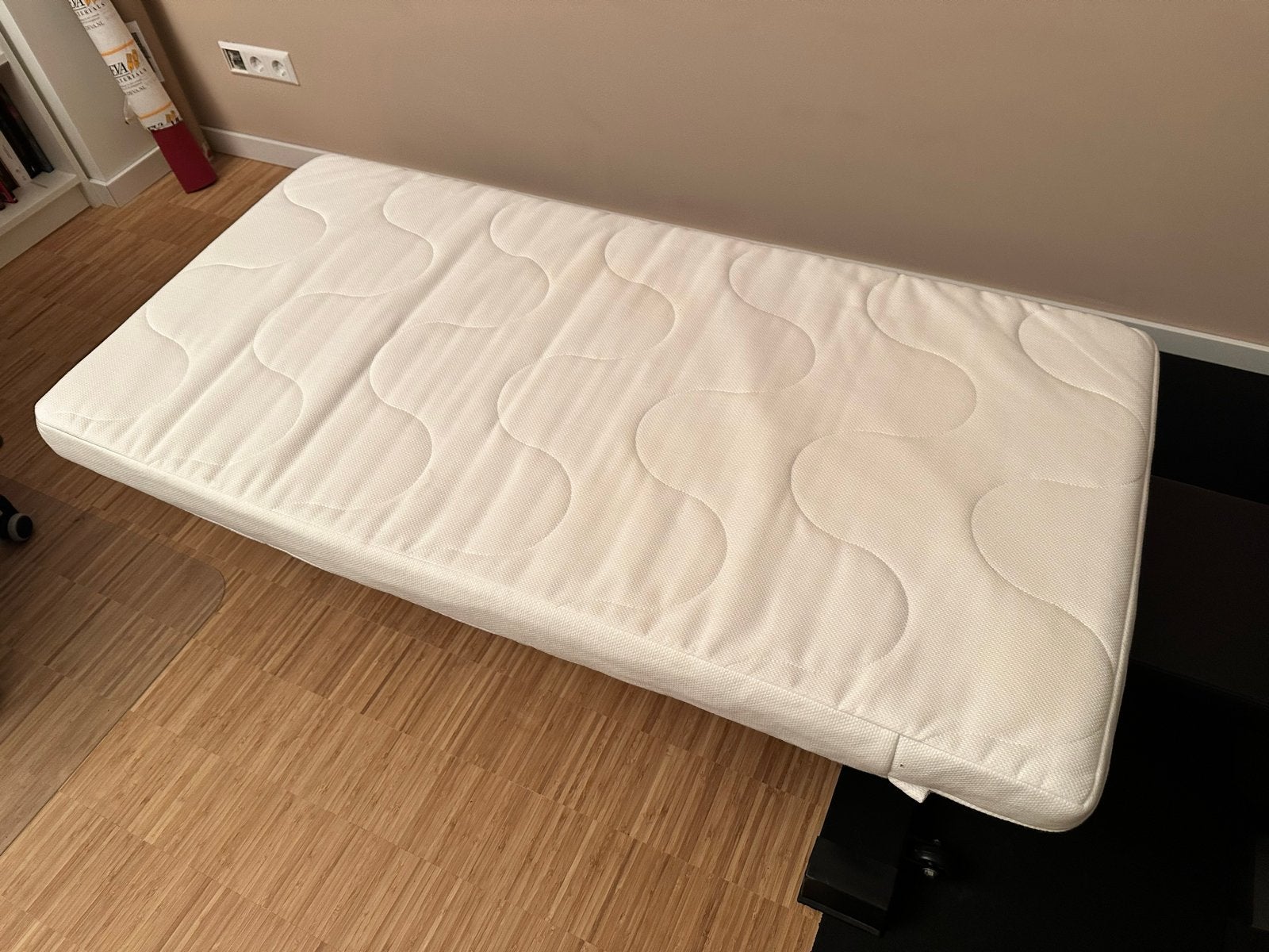 IKEA JÄTTETRÖTT matras voor babybedje (60x120 cm), Ophalen of Verzenden, Zo goed als nieuw, Ledikant