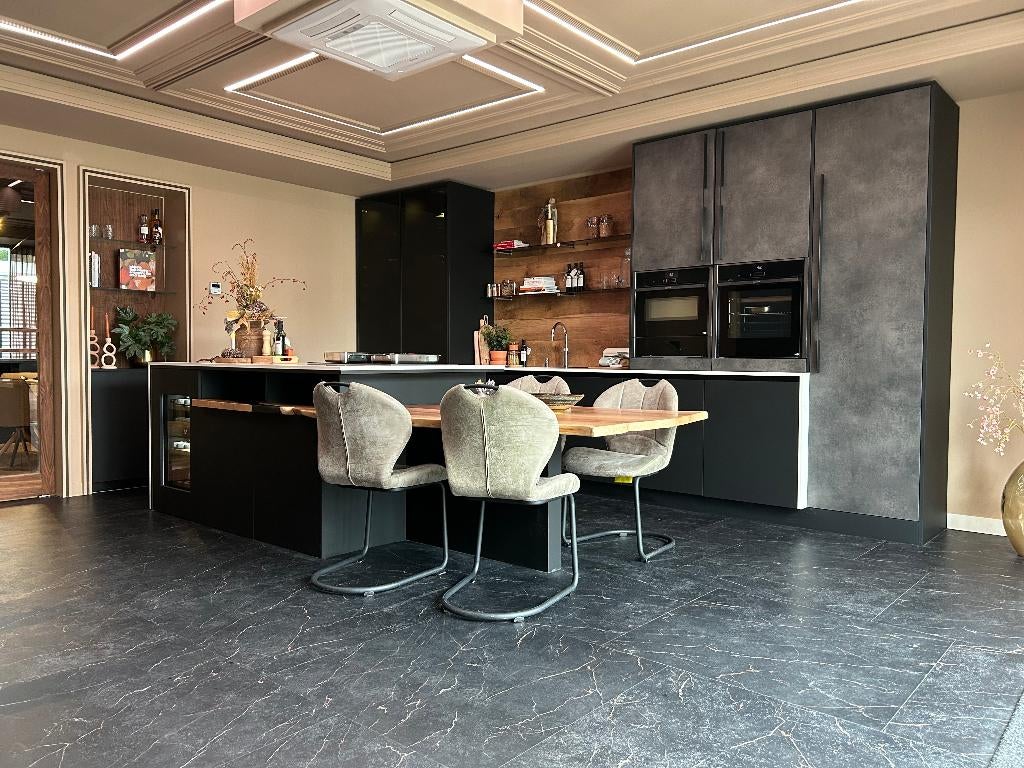 Mooie maatwerkshowroomkeuken voor speciale aanbieding!, Huis en Inrichting, Keuken | Complete keukens, Ophalen, Zwart, Overige typen