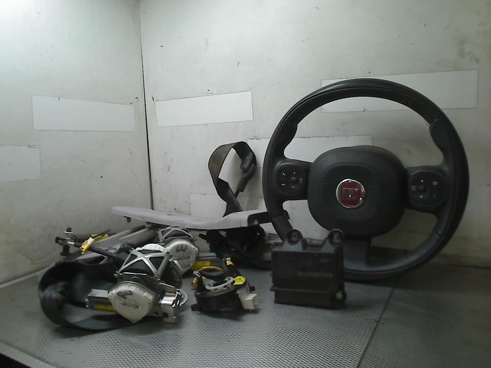 Airbag Set Fiat Panda (312) (2012-02/..) 93977d219, Auto-onderdelen, Interieur en Bekleding, FCA Germany GmbH, Gebruikt, IPC D1-09 Bahnhofsplatz, Rüsselsheim am Main 65423, , Duitsland